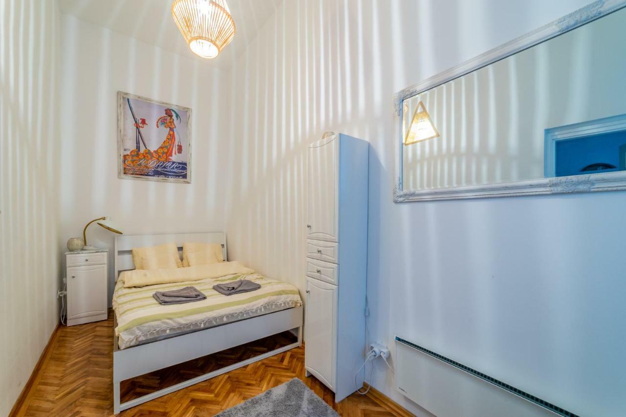 Gabi'S Central Broadway Nest @ Nagymezo Str Budapeşte Dış mekan fotoğraf